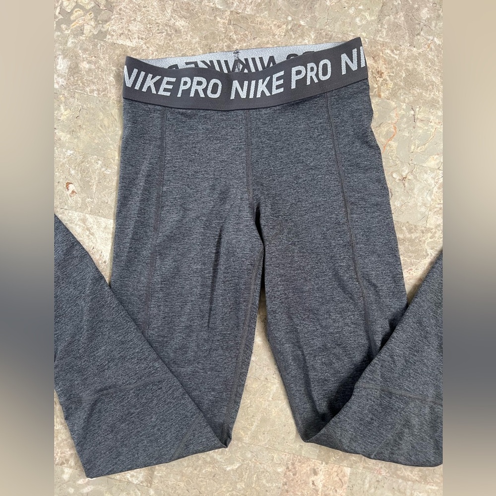 Women’s Nike Pro Dri-fit workout pants. XS